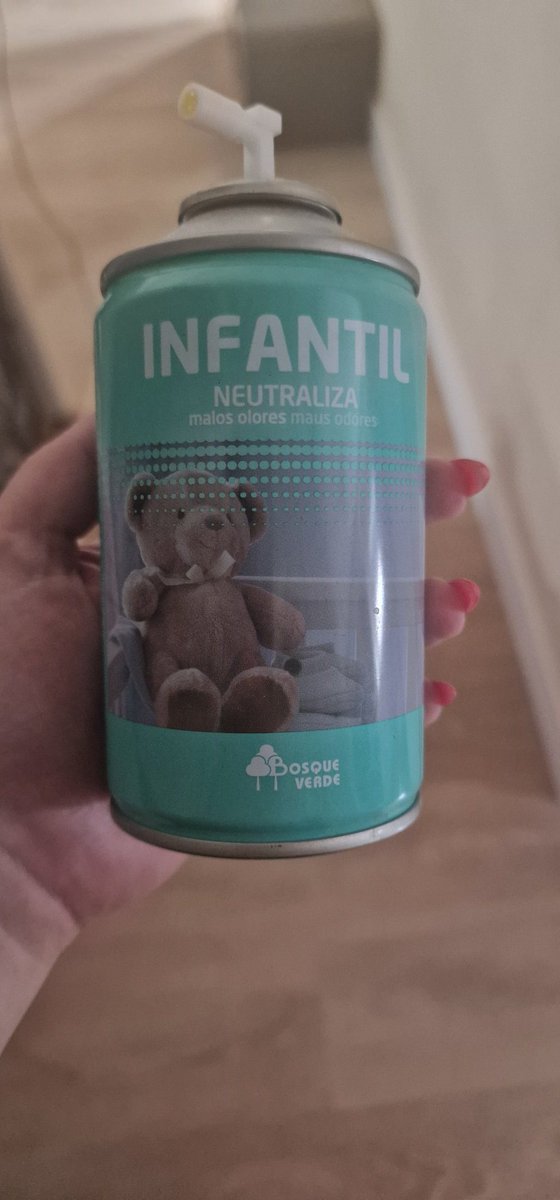 jessy_bc84's tweet photo. En casa usamos el ambientador "infantil" de Mercadona, que huele a colonia infantil tipo "Nenuco" 
Ayer compré un recambio y el olor es diferente, huele a crema de manos, no a colonia infantil
@Mercadona habéis cambiado el olor? https://t.co/XtVaUiFbeg