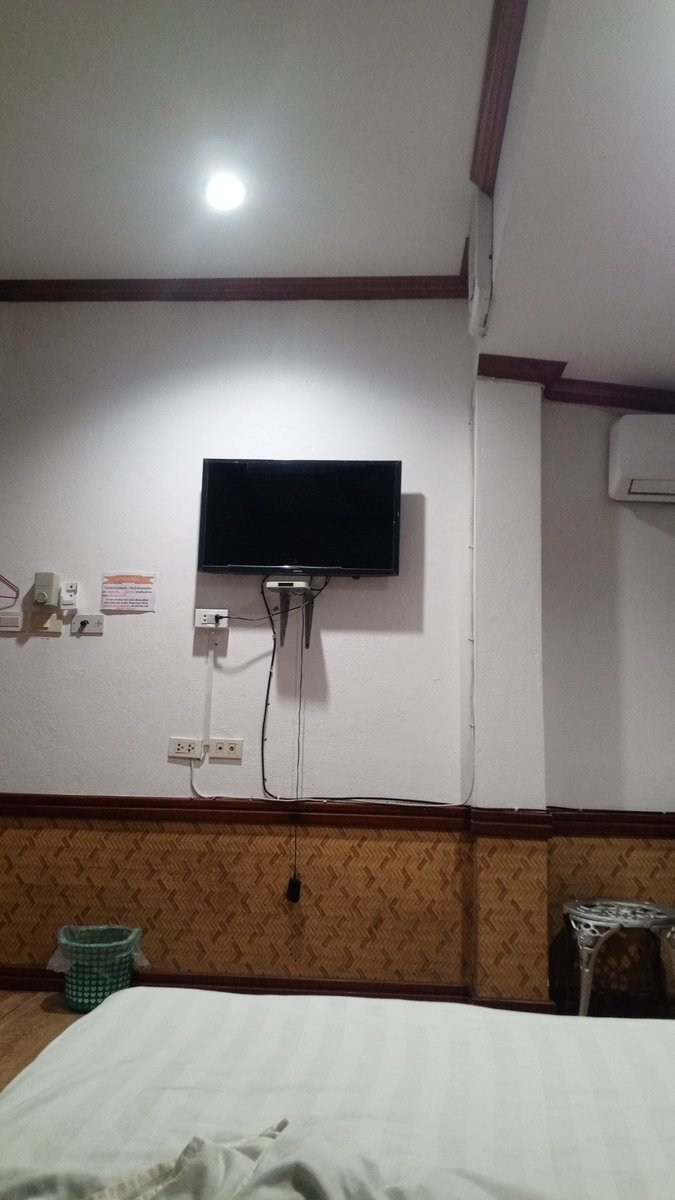 KhamnewN's tweet photo. ໃຜຢູ່ຫລວງພະບາງພາໄປນັ່ງຊິວຯແດ່ດຸເຫງົາ ນອນຄົຍດງວນີ້ນາ https://t.co/kqrCFN980m