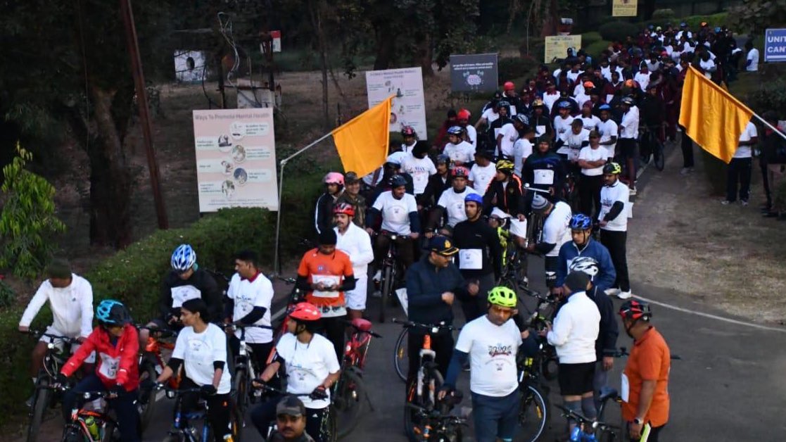 IaSouthern's tweet photo. ‘Double Centurion’
In the run-up to the bicentennial celebrations of Military Hospital #Saugor, a spirited 22 km Cyclothon was organised from Saugor to Dhana, bringing together 162 cyclists. Pedaling with enthusiasm, they marked 200 years of unparalleled excellence in healing, camaraderie, and dedicated Service to the Nation.
#200YearsOfExcellence #MilitaryHospital #Cyclothon
#HealthAndFitness #ShahbaazDivision
#SudarshanChakraCorps @adgpi