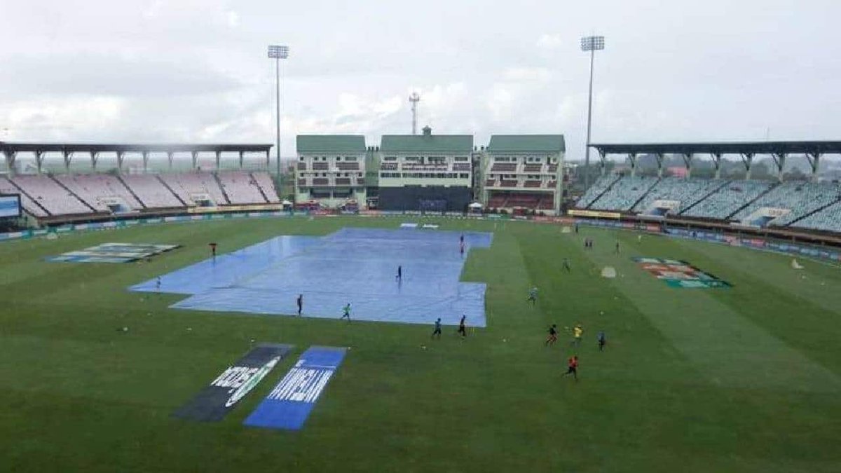 Rakaa_jaat's tweet photo. गाबा में खेले जा रहे 3rd test मैच का पहला दिन बारिश में धुला...😶‍🌫️
मात्र 13.2ओवर खेल हो सका। Aus- 28/0
क्या india बाकी बचे 4 दिन के खेल में जीत हासिल कर पाएगी..?🤔 🗯️
#INDvsAUS #BGT2024 https://t.co/9ahDJ5yXrL