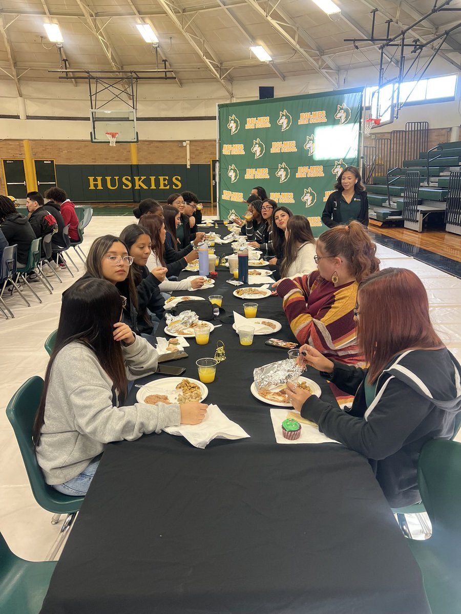 Holmes Huskies Football 🏈 (@holmeshuskyfb) on Twitter photo Annual Christmas Football Breakfast <a href="/NISDHolmes/">NISD Holmes</a> <a href="/nisd_nsite/">nisd_nsite</a> <a href="/NISD_Athletics/">NISD_Athletics</a> <a href="/NISD/">Northside ISD</a> Celebrating our players, trainers, managers. Annual Christmas Football Breakfast <a href="/NISDHolmes/">NISD Holmes</a> <a href="/nisd_nsite/">nisd_nsite</a> <a href="/NISD_Athletics/">NISD_Athletics</a> <a href="/NISD/">Northside ISD</a> Celebrating our players, trainers, managers.