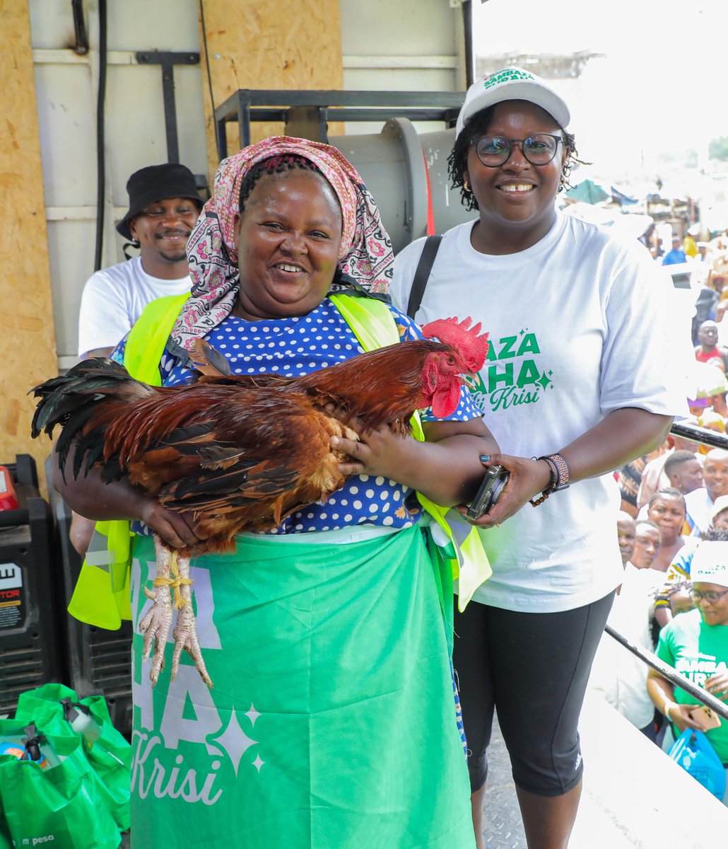 #SambazaFurahaNaSafaricom *Likoni Ferry crossing* - Day 6 -Eatu wa Bahari wamefikiwa na Krismasi mapema <a href="/SafaricomPLC/">Safaricom PLC</a>
