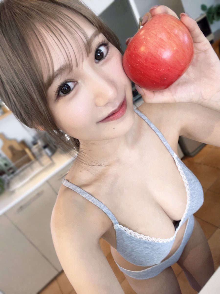 😈 1/9(木)フォトブック「Little Sweet Devil」 オンラインサイン会の