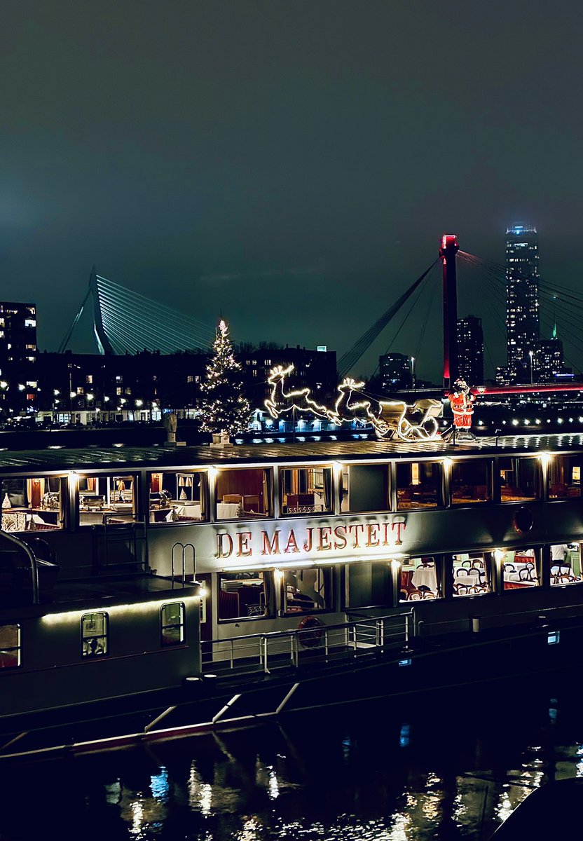 randyvanvugt's tweet photo. Hi X, do you know Rotterdam? Here are some photos I took recently of this beautiful city. Merry Christmas! 💚 https://t.co/YEuA0VbX8Y