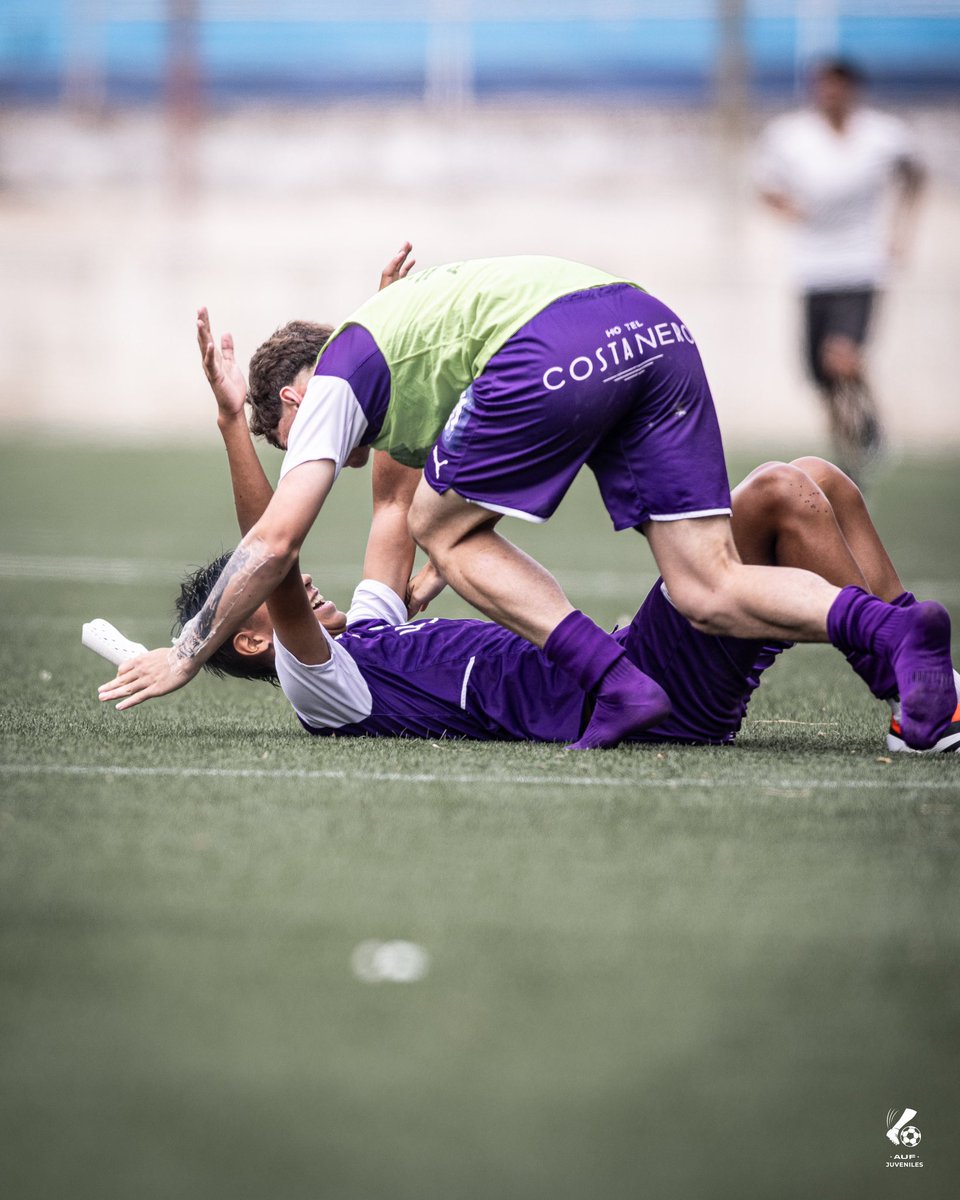JuvenilesAUF's tweet photo. 🥳 𝐸𝑚𝑜𝑐𝑖𝑜𝑛𝑎𝑑𝑜𝑠

Festeja la sub-16 Violeta el Campeonato Uruguayo 2024.

#FábricaDeTalentos https://t.co/hLpDZsV5fN