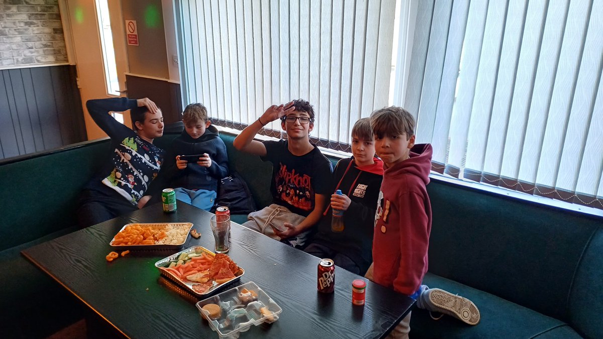 bhtfcjuniors's tweet photo. 🎄 The Stopper Squad Goalkeeping Academy Christmas Party is in full swing! 🎶
An afternoon of music, crackers, karaoke, and gifts to celebrate an amazing year! 🧤⚽️ Let’s make this festive season unforgettable! 🎁✨
#StopperSquad #ChristmasParty @Official https://t.co/bXBYoAII0n