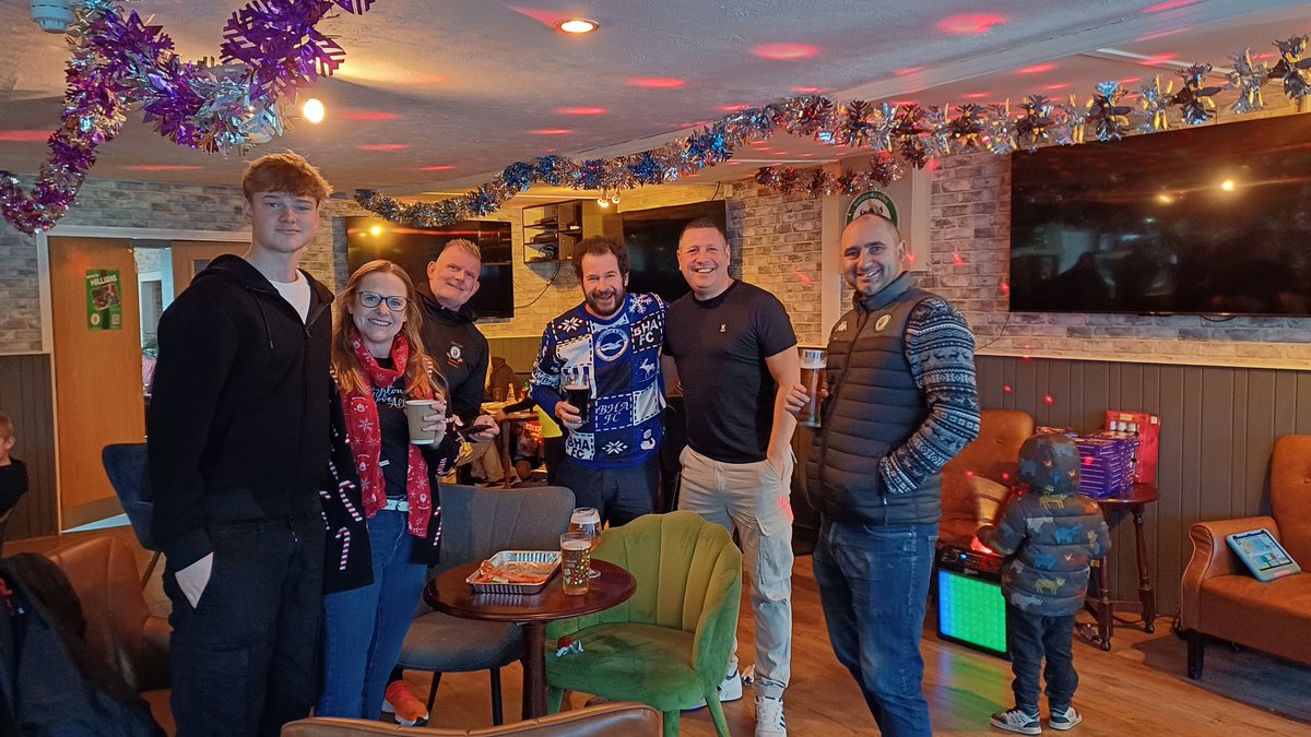 bhtfcjuniors's tweet photo. 🎄 The Stopper Squad Goalkeeping Academy Christmas Party is in full swing! 🎶
An afternoon of music, crackers, karaoke, and gifts to celebrate an amazing year! 🧤⚽️ Let’s make this festive season unforgettable! 🎁✨
#StopperSquad #ChristmasParty @Official https://t.co/bXBYoAII0n