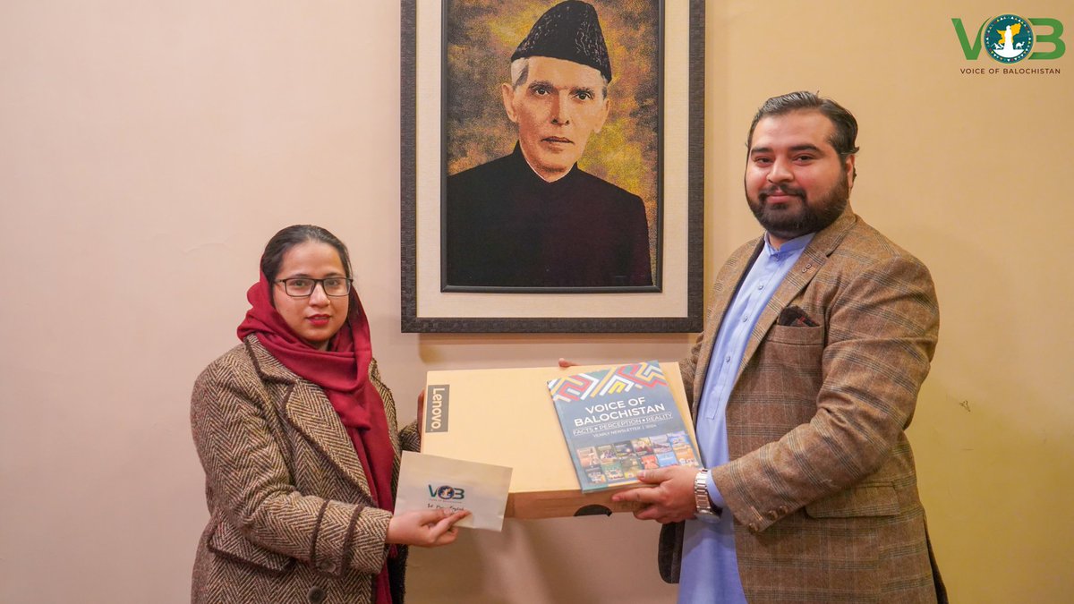 VOBUrdu's tweet photo. وائس آف بلوچستان کے تحریری مقابلے کے فاتحین کو نقد انعامات اور لیپ ٹاپس دیے گئے، جبکہ ان کی تحریریں ہمارے نیوز لیٹر کے تازہ ترین شمارے میں شائع کی گئیں۔ (1/3) https://t.co/8jn1XFTLSB