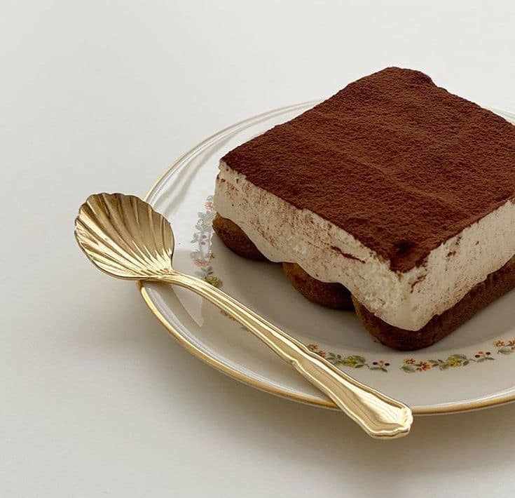 prettiestavenue's tweet photo. tiramisu cake https://t.co/BgguJ1CyVM