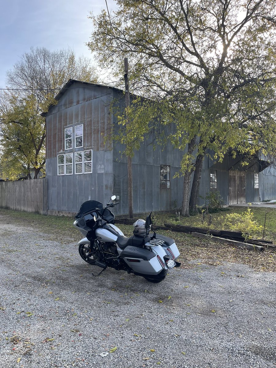 gwinters33's tweet photo. Haven’t posted on here in quite awhile. Here’s what’s new. Lots of riding around Texas https://t.co/IeA8qdq1kP