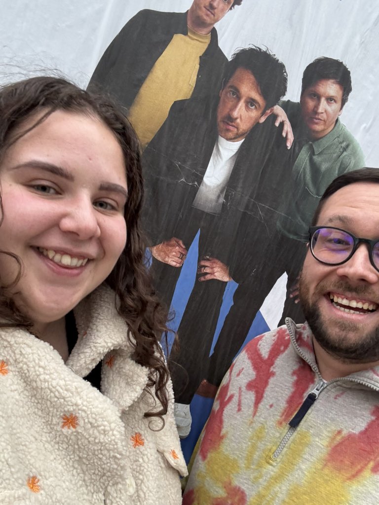 GIen_Coco's tweet photo. @thewombats my loves 💚💚 https://t.co/M99XcFcpQl