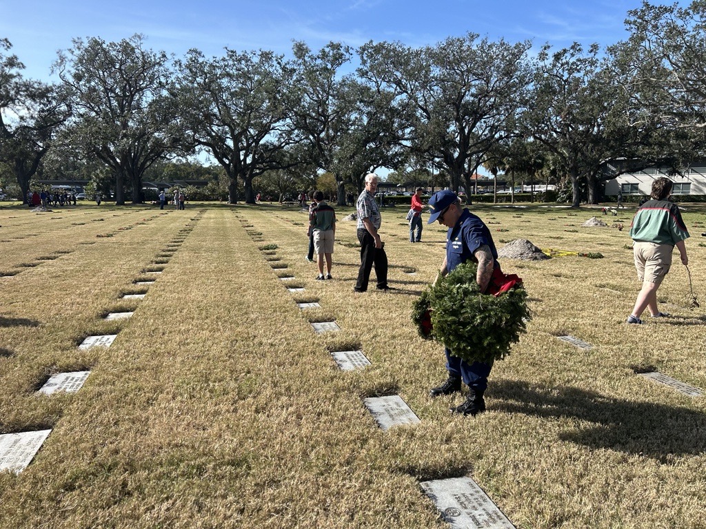 VABayPines's tweet photo. We're getting into the holiday spirit here at Bay Pines VA! Thank you to all the volunteers who came to support National Wreaths Across America Day at Bay Pines National Cemetery. https://t.co/3Jwn23xOT2