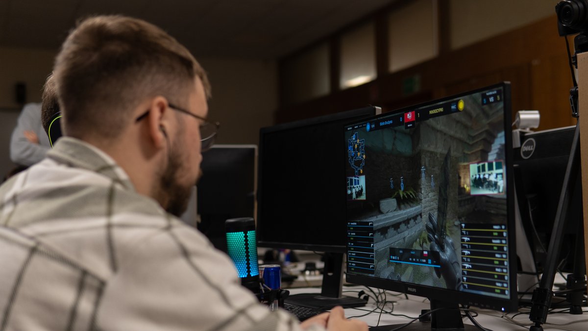 Kr0piak's tweet photo. Szybki powrót do przygody CS-owej @BialGames2024, kilka fotek z finałów. Fajnie było, oby więcej takich LAN-owych przygód mnie czekało w 2025 https://t.co/elc6n7ot6d