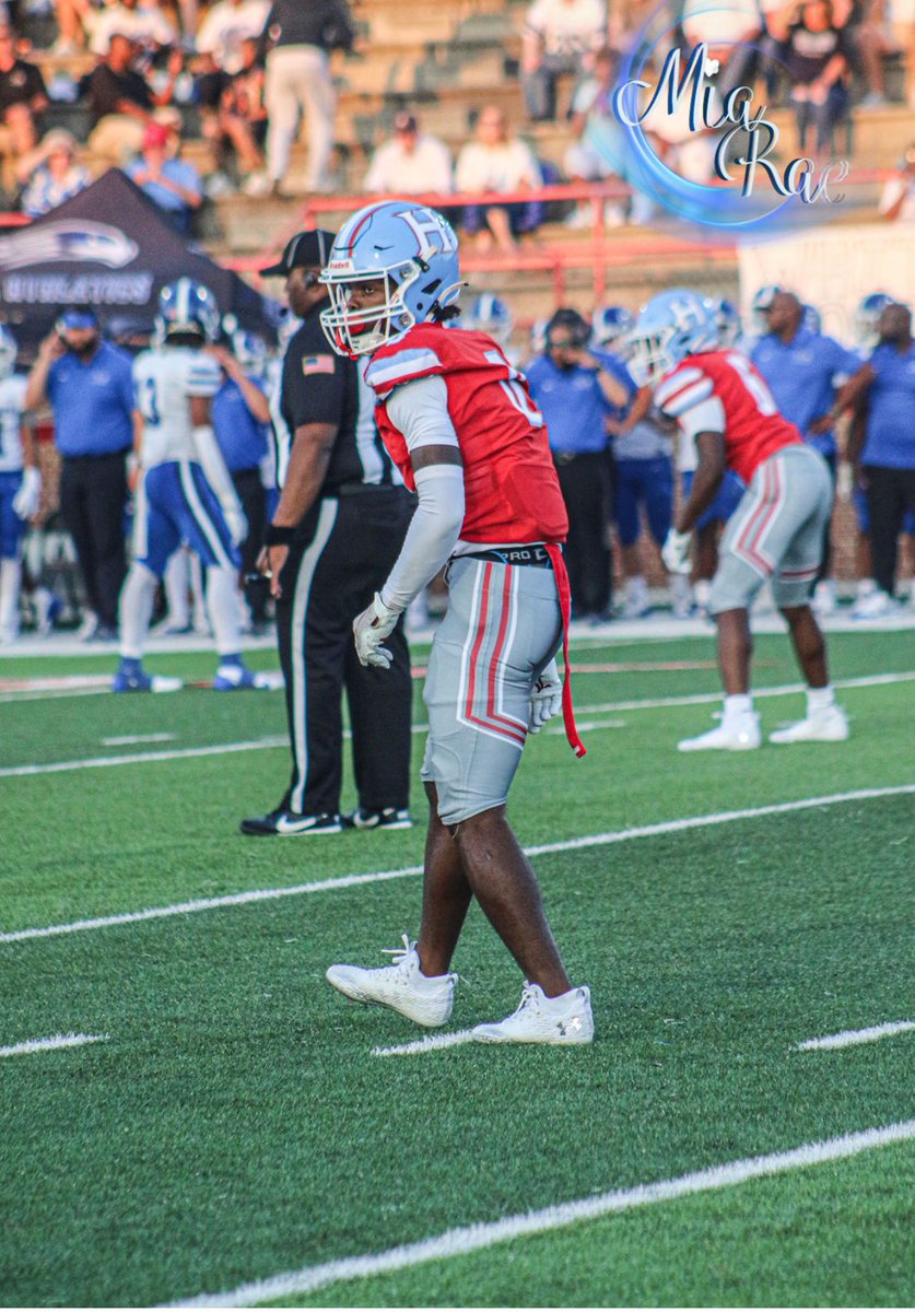 I have everything you look for as a 5’11 172lbs  3⭐️ Senior DB…

1.Ability to Run (40x: 4.48)
2.Ball Production (INT’s:30,PBU’s:22)
3.Active feet
4.Good eyes
5.Willing Tackler (180 solo tackles)
6.Great Technique 
7.I’m an ATH 
hudl.com/v/2QYBRa