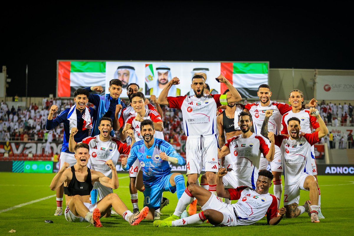 SharjahFC's tweet photo. فريق واحد ... عائلة واحدة https://t.co/7mRwxd2nHw