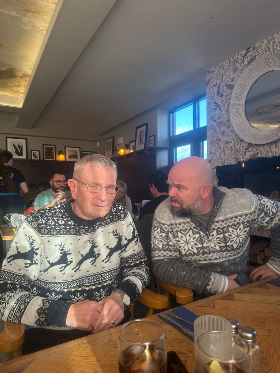 Fantastic Xmas family lunch today at The Warbler on the Wharf, Milton Keynes. Great company, great food, great atmosphere, lots of laughter😃 🤣🤣🤶
