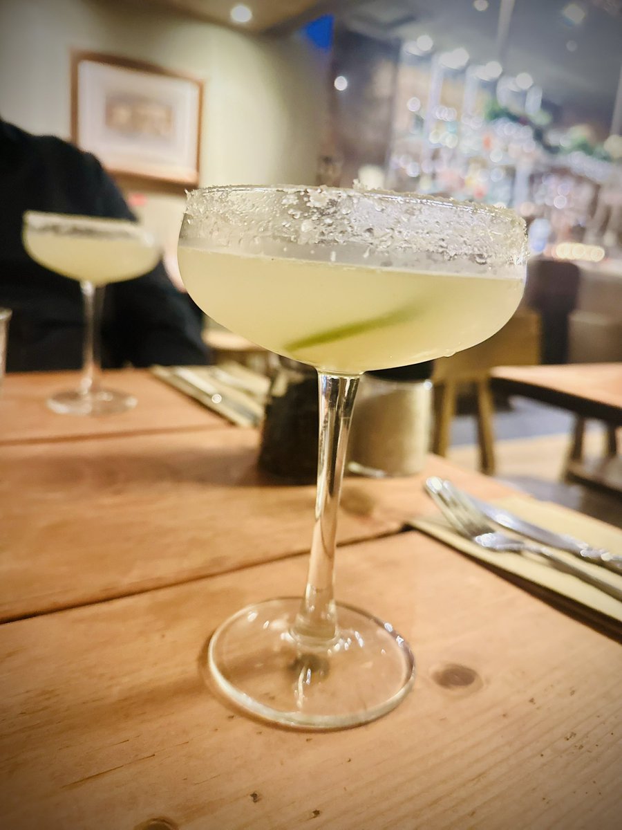 weevic18's tweet image. Well, hello! #workdone #nightout