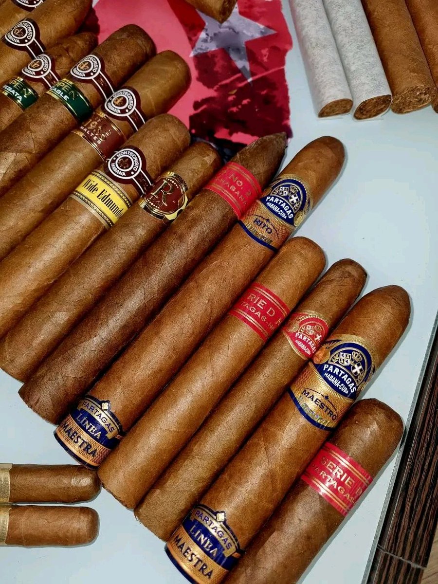 💬 Thinking about what to smoke today, tomorrow.....? It's time to stop thinking. Cuban cigars - what the doctor prescribed💯.
#WeekendVibes #cubancigars #habanos  #Christmas #beautiful #Peace #fypシviral #fyptwitter