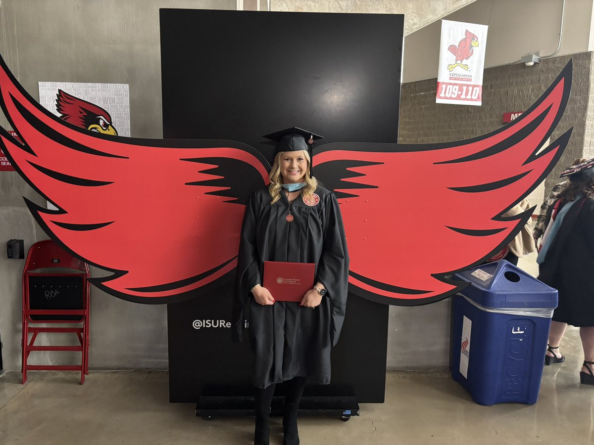 Officially graduated with my masters in Special Education! <a href="/IllinoisStateU/">Illinois State</a> #fa58shares #dg58pride #dg58learns