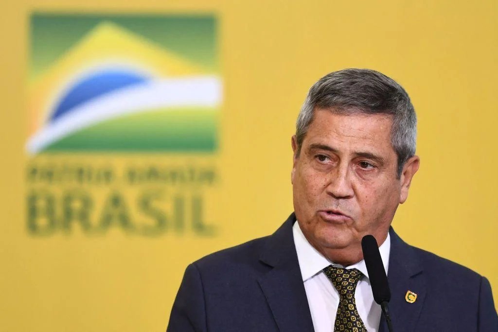 Braga Netto entregou dinheiro em sacola de vinho para plano de matar autoridades, diz Moraes [ leia.ag/a/B73C/iqfwtp ]

Ao pedir a prisão preventiva, a Polícia Federal argumentou que o general da reserva teria tentado interferir nas investigações.