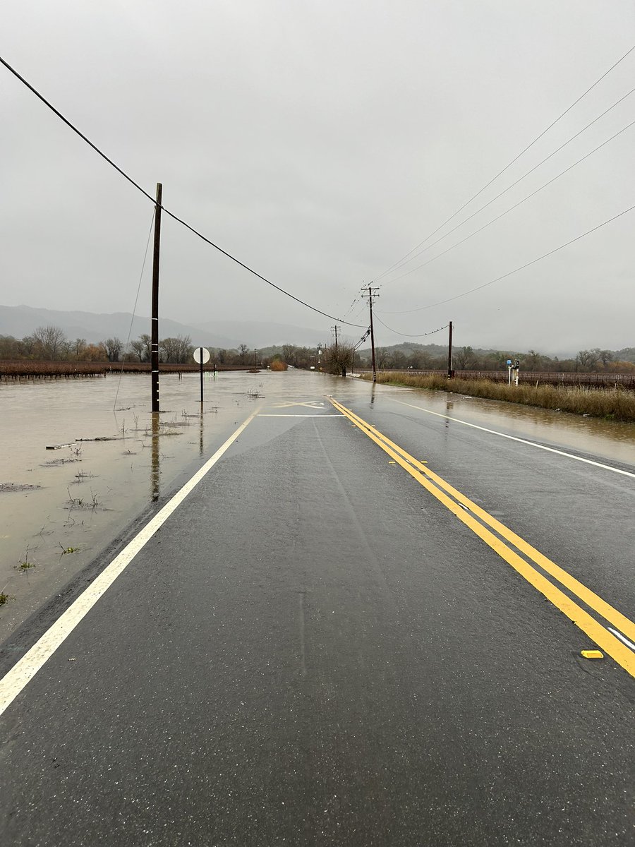 CaltransDist1's tweet photo. 🔴 TRAFFIC ALERT: Route 175 is CLOSED at Hopland (PM 0-1) in Mendocino County due to flooding. There is no expected time to be reopened.
Follow this page for updates, and visit https://t.co/faudYOtp7p for real-time traffic information.
#route175 https://t.co/e7F7lZgCfD