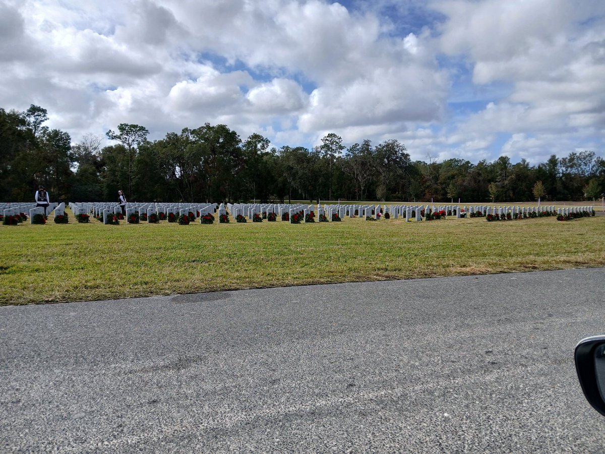 JAMESBA44867661's tweet photo. @WreathsAcross Florida National Cemetery, Bushnell, Florida https://t.co/Bx3NAYuQCD