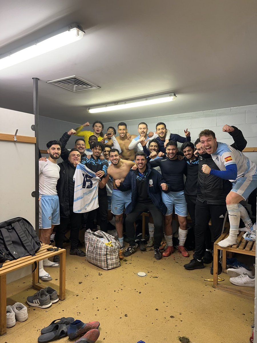 FCDGalicia's tweet photo. Staines Lamas 2-5 @FCDGalicia - buff, not gonna lie, that was off the scale. Anton(2), Ylias, Naim & Juan with the goals. Different level from these boys. Team MOM. #DGL #QueBuenos ⚽️💙⚽️💙⚽️💙⚽️💙⚽️ Proppa result that 💪 https://t.co/VoWQc6JuN1