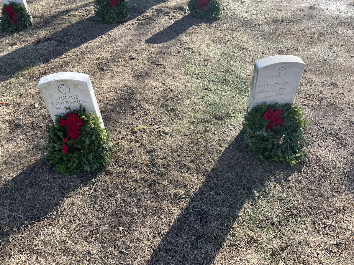 __koz's tweet photo. @WreathsAcross #LiveWithPurpose https://t.co/HS9JT9iP1P