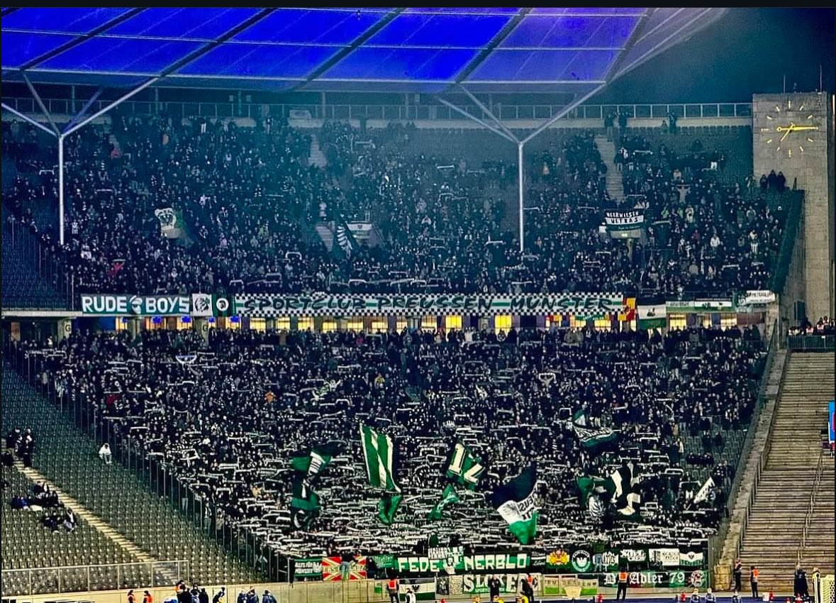 „Small 2.liga Club“ währenddessen Freitags um 18:30