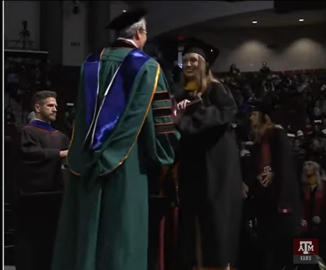 MMCrane71's tweet photo. @TAMU you should be proud of this #FightingTexasAggie! She’s still fighting cancer but crossed that stage last night with her Masters Degree! #whoop #gig’em https://t.co/fOh2ZAMfZN