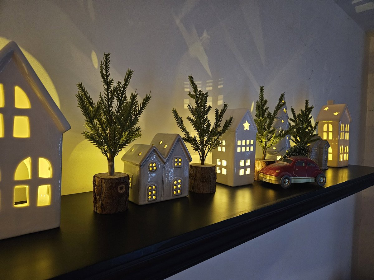 51andbored's tweet photo. I quite like my little floating shelf christmas village https://t.co/XDAxjtOYxS