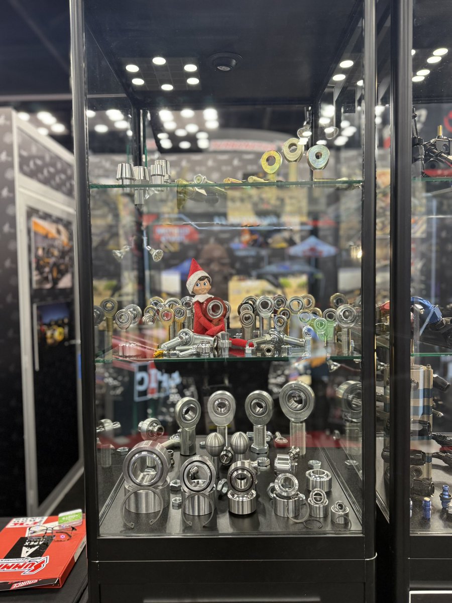 KPRracin's tweet photo. Found Wallace hanging out with our friends @FKrodends !
- - -
#KPR #PoweredByMPR #EST1994
#elfontheshelf #Wallace #fkrodends https://t.co/YjKCMoR3Td