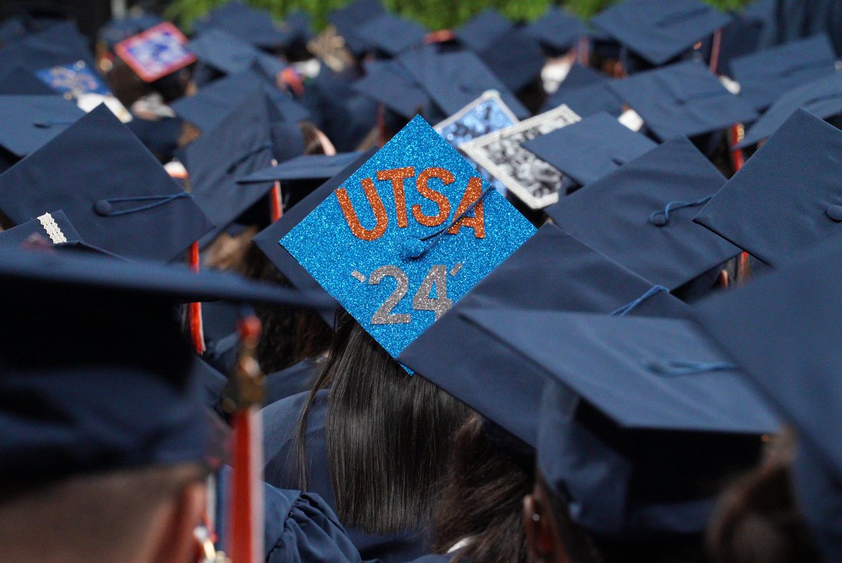 UTSA's tweet image. In case you forgot who we represent.

🗣️U-T…S-A!!!

#UTSA #UTSAGrad24 #NowAndForever
