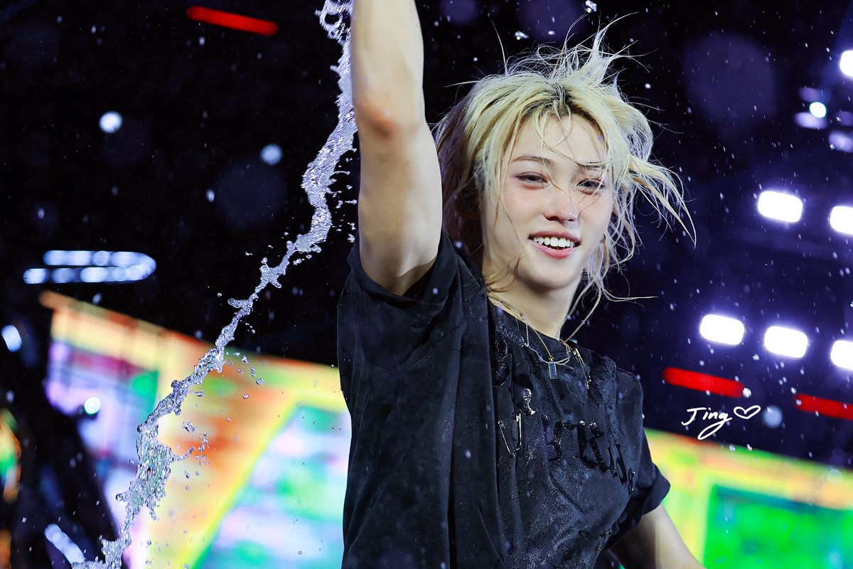 adingnarumi's tweet photo. 241214｜dominATE in Bangkok

🌦️💚🥰

#용복아_사랑해 #우리_용복 
#felix #필릭스 #ピリちゃん
#StrayKids #dominATE_BANGKOK https://t.co/HjzZnFF62s