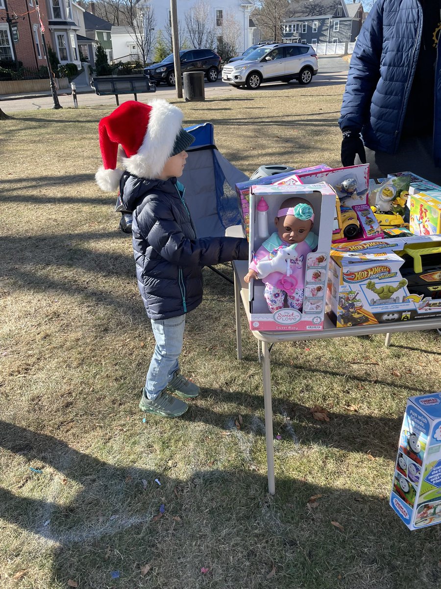 Proud of the <a href="/uxbridgestuco/">Uxbridge StuCo</a> students who volunteered their time to help with the annual toy drive! Stop by downtown Uxbridge until 3 today and donate!