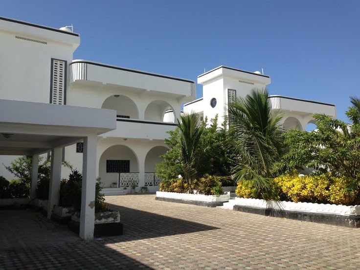 SullaXRome's tweet photo. @DimaMorocco2 @12Airplanes @FoundTheNazi @sheissonotfookn @Maaskaro @TetherTyrone @K5VINDURANT Average Somali house vs Morocco’s 5 star hotel 😭😭😭 keep coping you prozzy https://t.co/nzaQrLd0JD