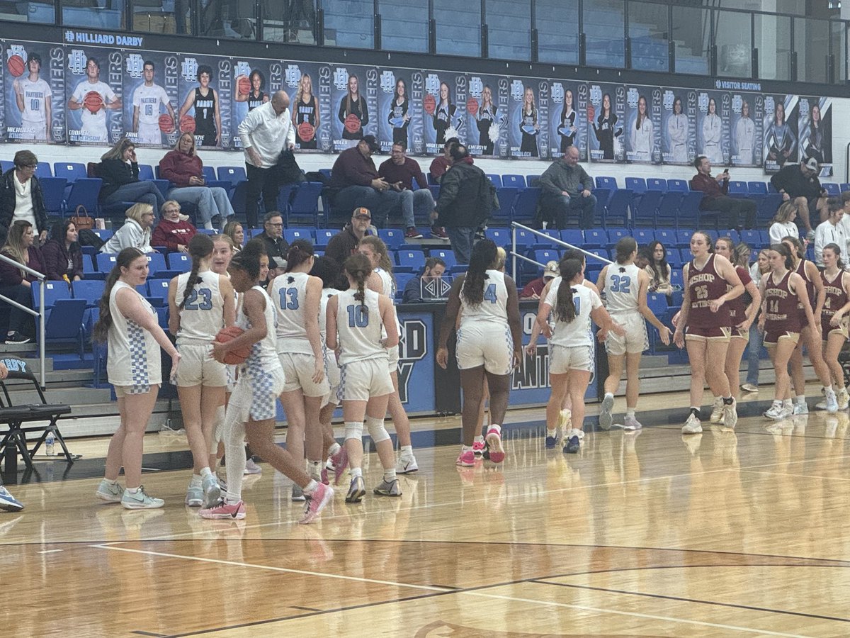 HDarbyAthletics's tweet photo. ⁦@darbygbk⁩ Defeats Watterson 41-38. Great win ladies!!! https://t.co/WSmkLrw11J