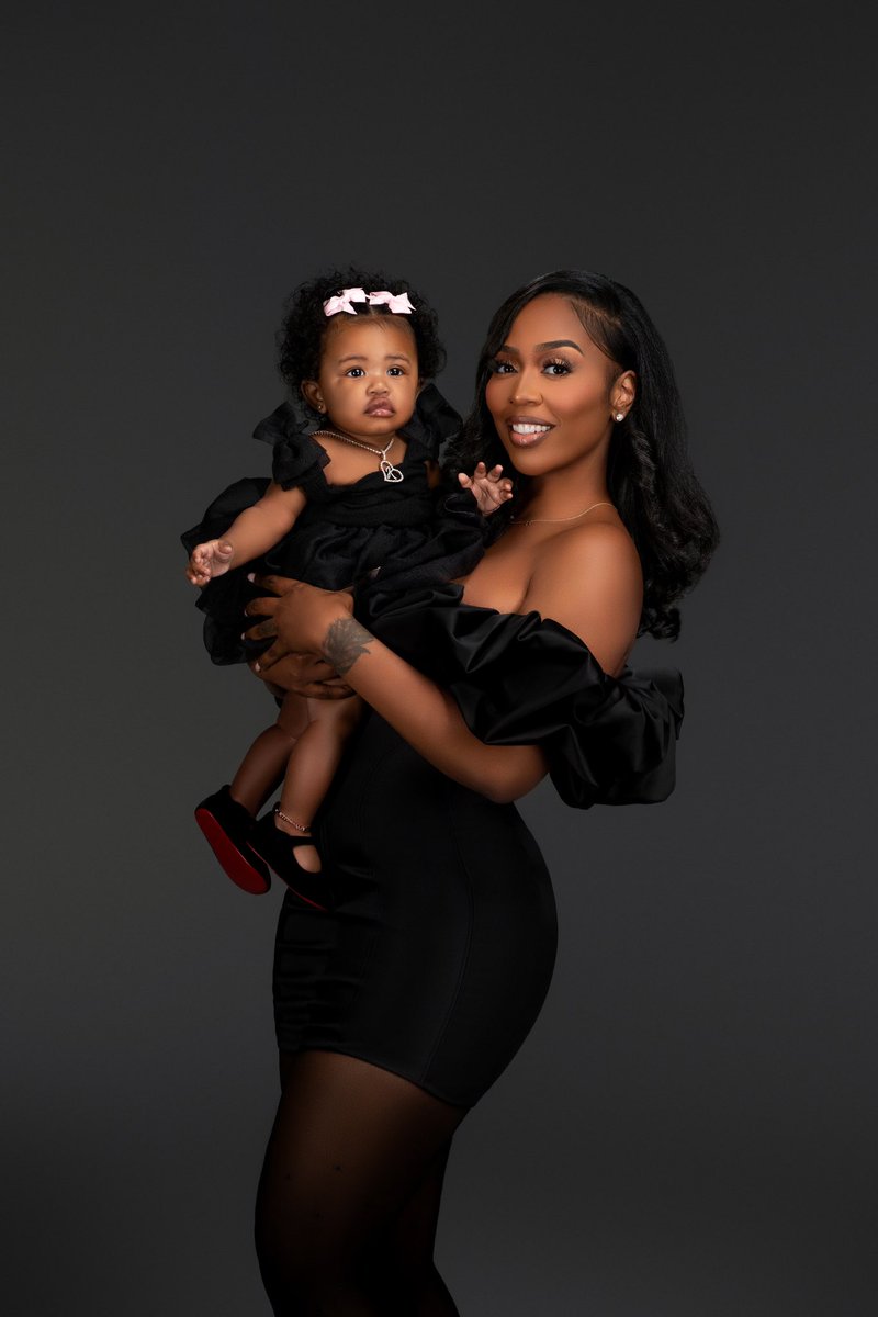 kashdoll's tweet image. I went natural for my daughter first cover shoot so that she knows to love your true self first! Even though mommy wear all the glam!