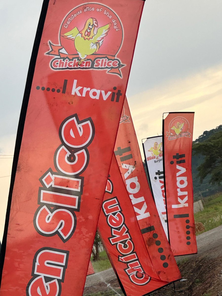zinaraZW's tweet photo. DRIVING INTO HARARE?

We are at Norton Tollgate with the #Slice Team, Pass by and score a FREE Pass plus a flier with exclusive opening offers at their brand-new Kintyre Drive Through! 
#Slice #KintyreDriveThrough #PartnersForProgress #HappyHourPromotion 

@ChickenSliceog https://t.co/wplz2j6v18