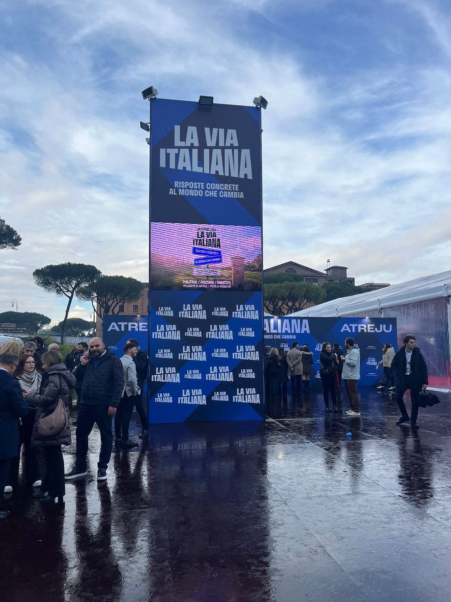 NapoliMichele's tweet photo. Ad Atreju 2024 "La Via Italiana". 
Tra dialoghi e confronti sui temi caldi ed importanti del momento, con lo sguardo rivolto al futuro. 
Cresce l'Italia.

#atreju #fratelliditalia #AdolfoUrso #GiorgiaMeloni #laviaitaliana #MicheleNapoli https://t.co/6j9DyVV9ps
