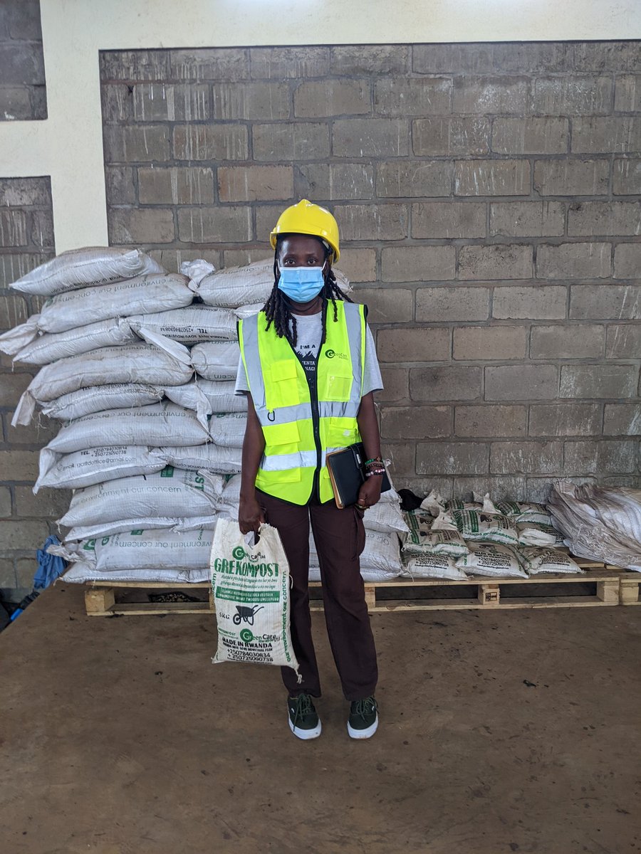 Isheja13's tweet photo. Together as @RwandaBiosolution we're driving forward the circular economy in Rwanda ♻️ our team recently conducted a study tour at @Nduba landfill, where @Greencare is leading impactful waste valorization efforts
#WasteValorization #PeerLearning
#CirculaEconomy #SustainableRwanda https://t.co/RR4qRaz1gA