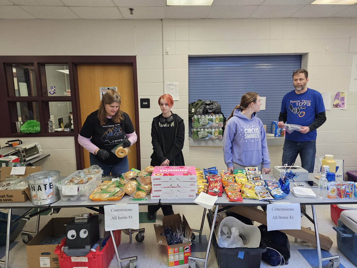 Today's our annual FIRST LEGO League Explore Festival with demos from FRC and FTC while FLL teams are being interviewed. Lots of lunch options and fun activities. After the tournament, you can stay around for our local Hollis Luminary Festival tonight nearby!

#omgrobots