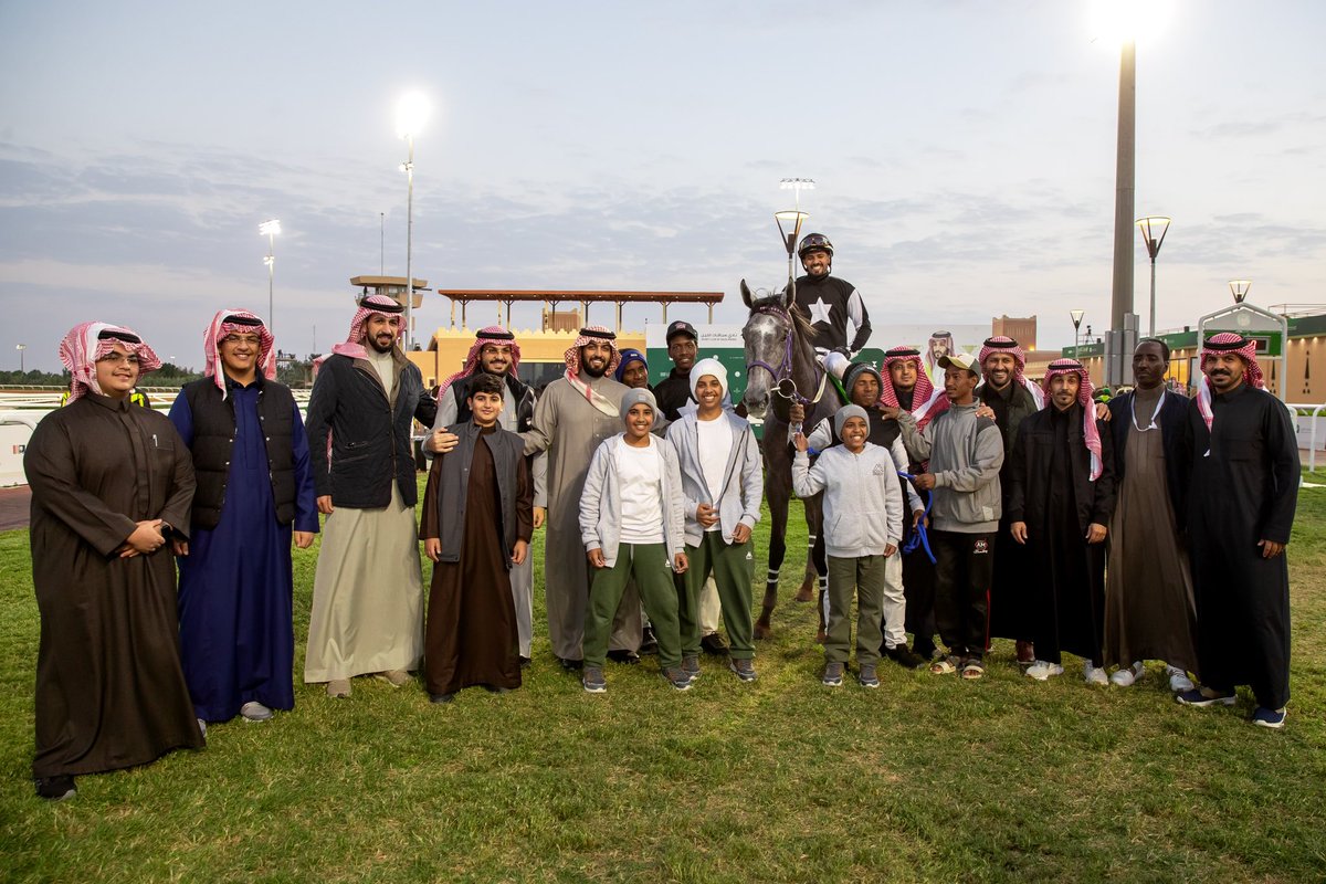 - 📷 الشوط 5 الحفل 66
برعاية مجموعة بوتيك 
لم تربح سنتين - أفراس ( إنتاج )
الجائزة/ 50.000 الف ريال

الفائز : عيون شما ( جورفك )
المالك :  عبدالله سعد عبدالله التويجري 
المدرب :  ممدوح العلي 
الخيال :  عبدالله س العضيب 
المسافة : 1400م
الزمن : 1:30:69
المنتج/  اسطبل سلايل