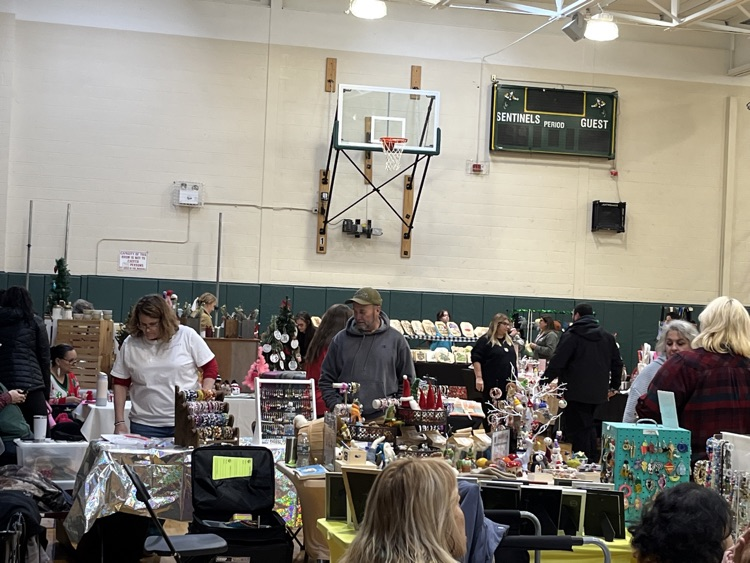 SmithfieldSchls's tweet photo. Holiday Fair happening today at Smithfield High School. https://t.co/2DJxxIZ807