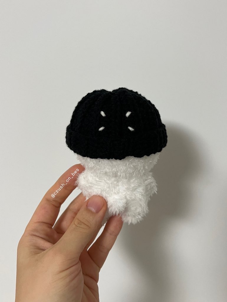 작아도 너무 작은 계정이지만
소소하게 손뜨개 나눔 하려고 합니다☺️

키링 소지하고 계신 국내 통통이 한정 
#RT 해주시면 다섯 분 추첨해서 
깜장콩 비니 반택으로 보내드릴게요-
반택비도 제가 부담.ᐟ

당발은 12월 18일
(참여율 저조해도 해요.ᐟ.ᐟ
오히려 좋아.. 다 드릴 수 있을 테니😇💙