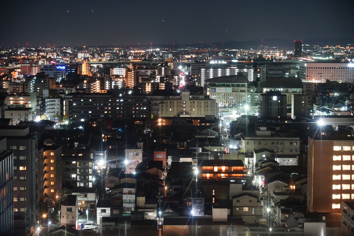 sanposukida's tweet photo. 日中何もしなかったら
夜になると後悔するので少し夜散歩 https://t.co/zbKHtKnwwX