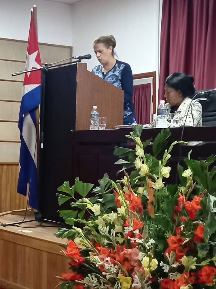 Estamos en #Mayabeque evaluando en el Consejo de Gobierno las potencialidades del sector y los retos en las ofertas de bienes y servicios, la bancarización, distribución oportuna de la canásta familiar normada y la recuperación de bodegas 
#ComercioCuba 
#DePieYCombatiendo