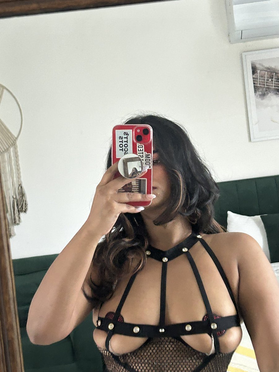 pinkpeachy69's tweet photo. 𝑲𝒊𝒔𝒔, 𝒉𝒖𝒈 𝒂𝒏𝒅 𝒔𝒎𝒂𝒔𝒉 𝒎𝒆 😈 https://t.co/IXWo59zzoU