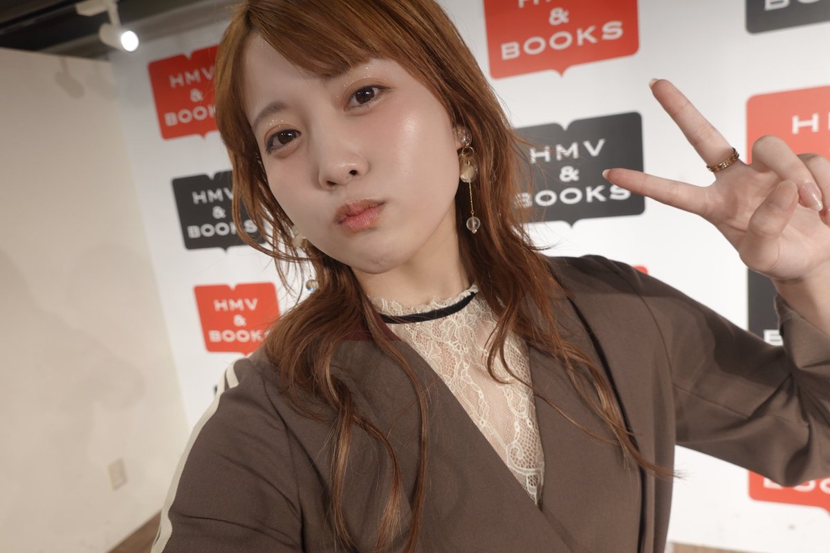 Berin_official's tweet photo. 本日2025年カレンダーのお渡し会にお越しくださった皆様、本当にありがとうございました😊とってもとっても楽しかったです！幸せだったよ〜！

メディアの皆さまも取材に来てくださり感謝でございます！嬉しかったです！

これで2025年は1年間一緒ですねー！
お邪魔しまーーす！！✨感想教えてね☺︎ https://t.co/tpQfvXhsub