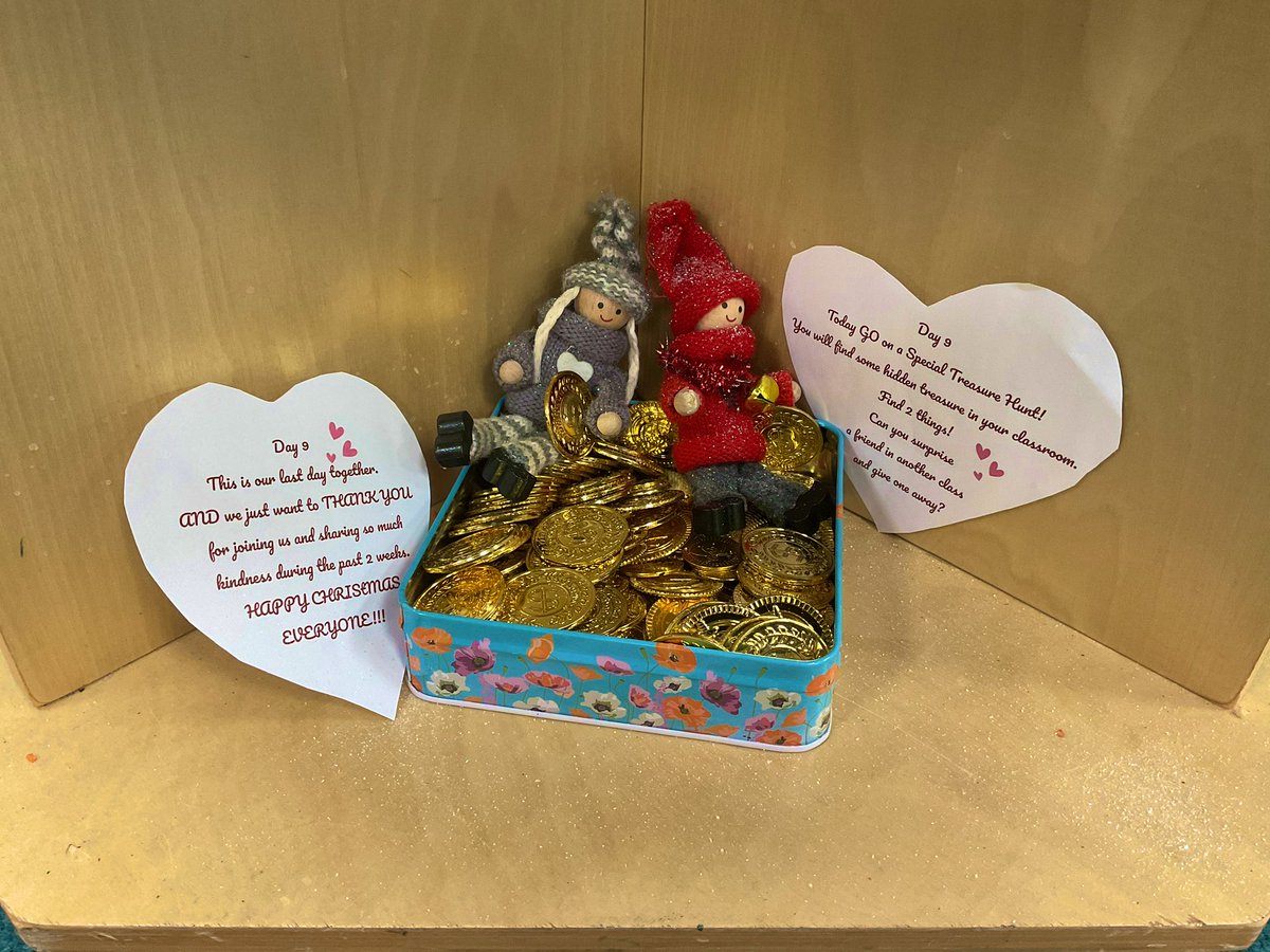 MonktonKG's tweet photo. Day 9 - Jingle &amp; Sparkle gave us the challenge of going on a Treasure Hunt and sharing what we find with others. #MonktonKindergarten gave some treats to their friends in #MonktonRec 🍫
The Kindness Elves loved spending time in Owl Class! 😊 Hope to see you next year! 🎄✨🥰 https://t.co/Gvp7CIajzB